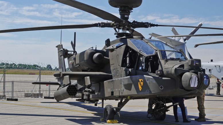 Boeing AH-64E Apache Guardian 16-03098 7-17th CAV армии США